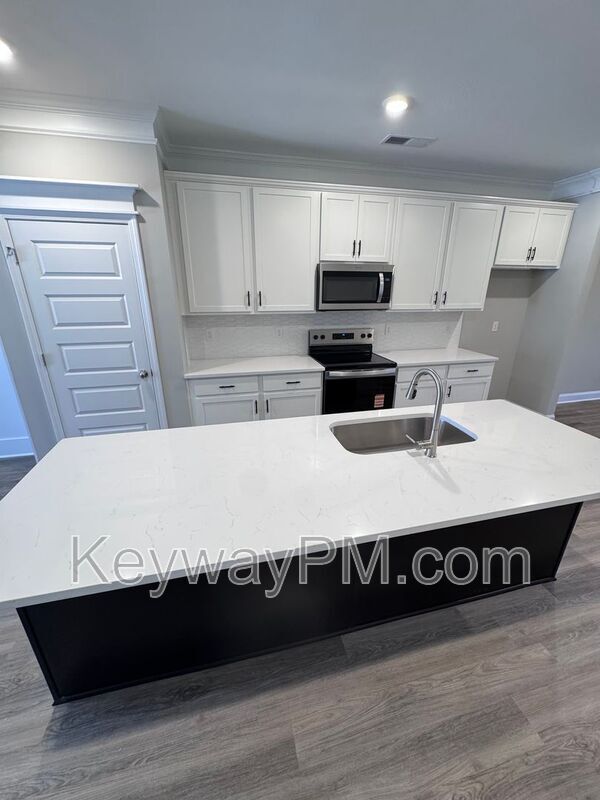 Photo - 2106 Denmark Ave SE