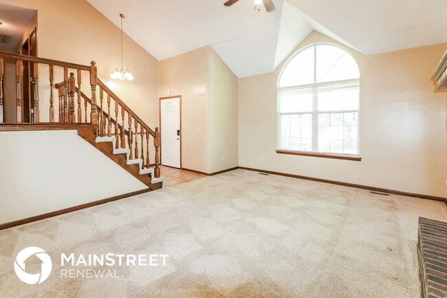 Photo - 301 W Heritage Dr