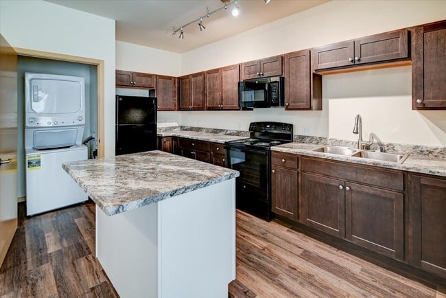 Building Photo - Beautifully Remodeled 1-Bedroom Apartment | Madison’s West Side — Minutes from Downtown! Unit 2128 Luann Ln #203