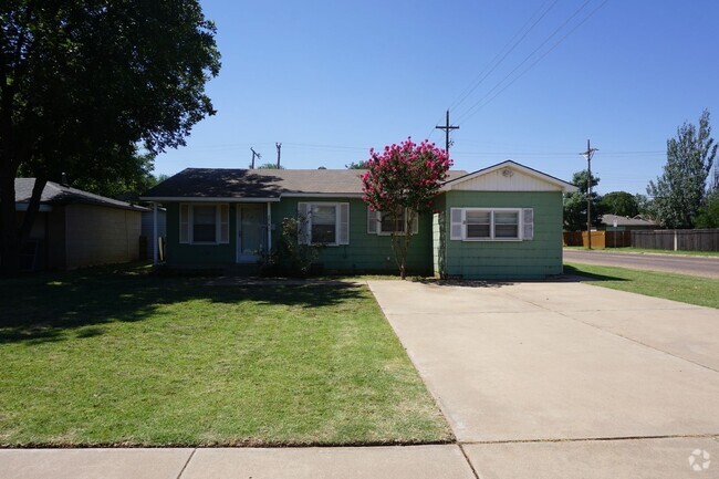 Building Photo - 3019 46th- Central Lubbock Rental