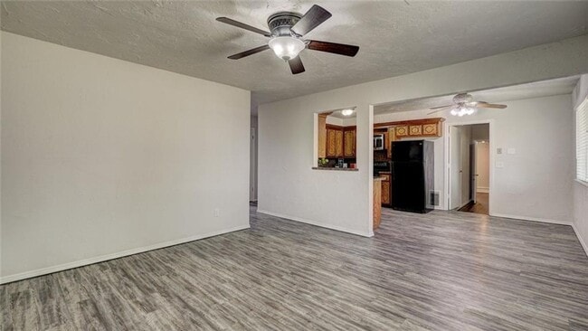 Photo - 4 Bed 2 Bath-South Gate Addition of Moore, OK