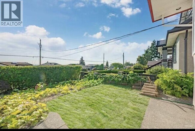 Photo - 4325 Portland St