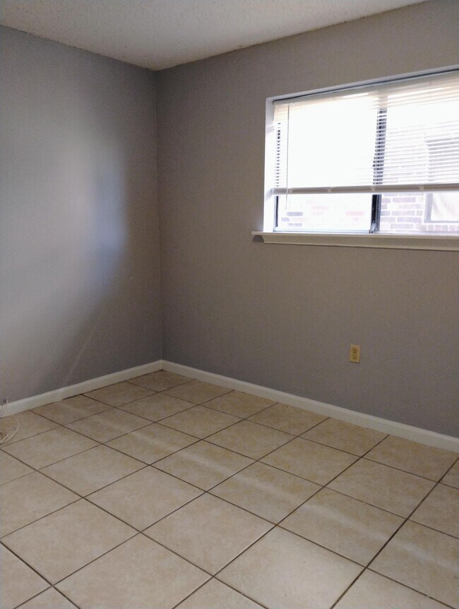 Photo - 1754 Cedar Lake Dr Unit A