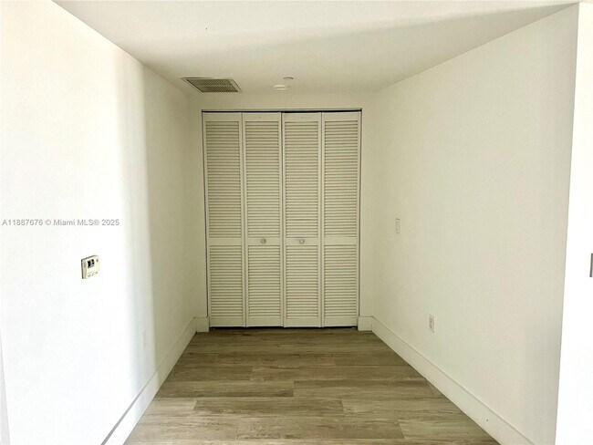 Photo - 121 NE 34th St Unit 1114