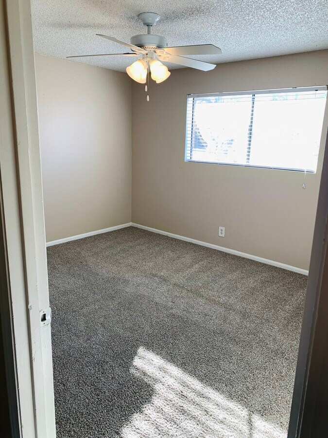 Magnolia Manor - Magnolia Manor