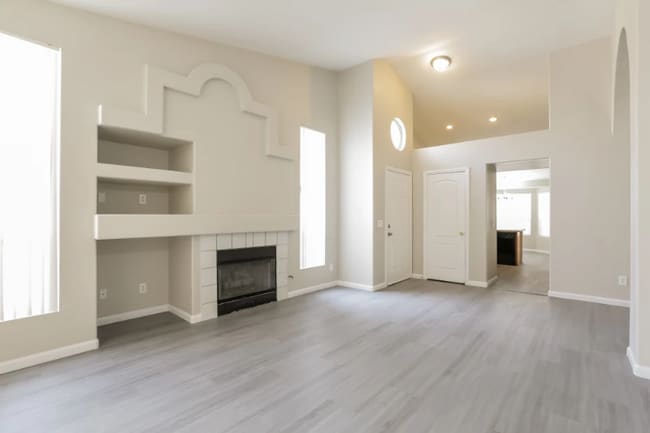 Photo - 3334 Steppe St