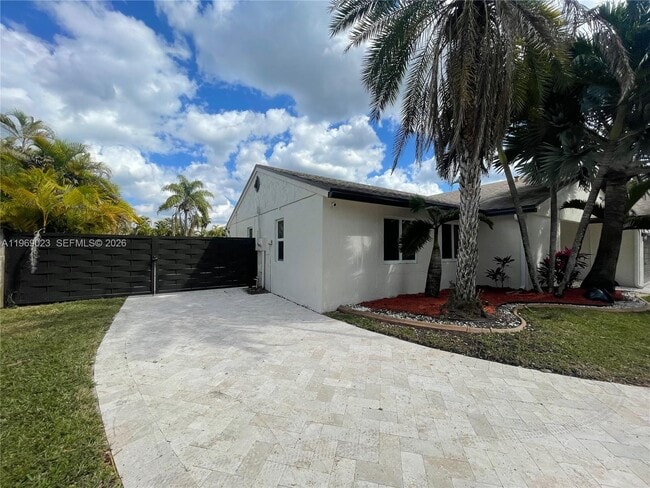 Photo - 4960 SW 119th Ave