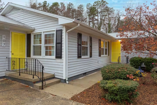 Photo - 107 S Wyrick St