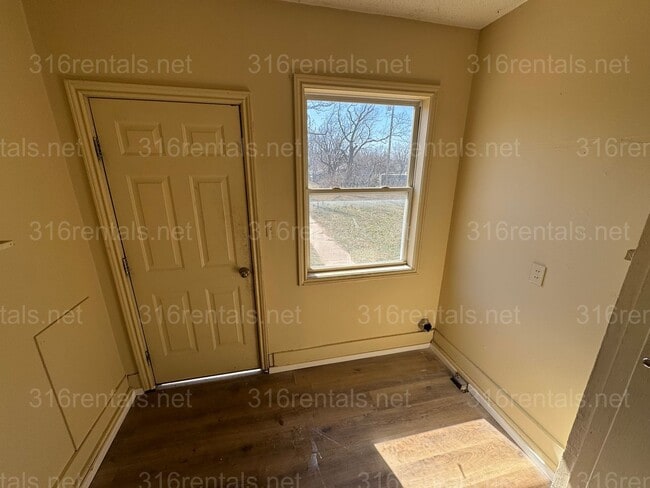 Photo - $675 - 1 bed 1 bath - Duplex Unit 419