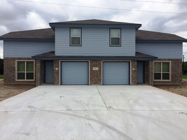 Building Photo - 935 Brookview Dr Unit A