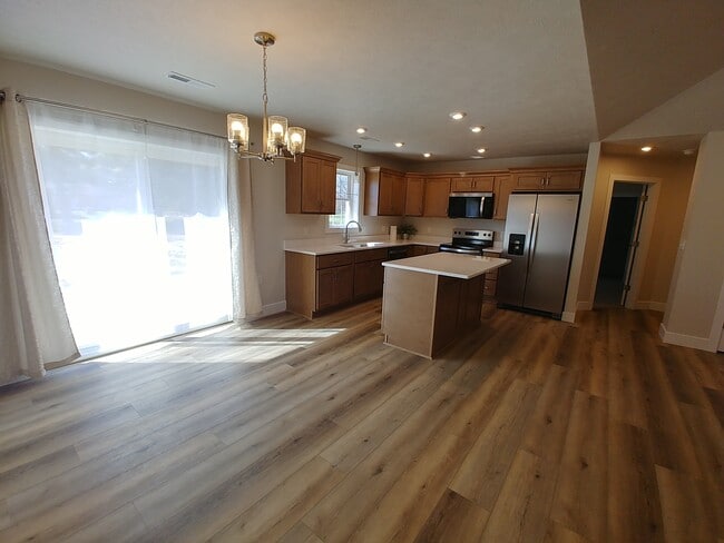 Photo - 1421 W Todd Ln