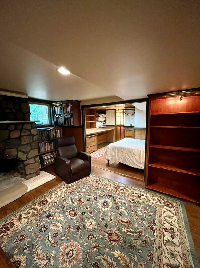 Photo - 739 S Alexander Ave Unit Fully Furnished Lower Level