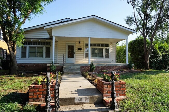 Building Photo - 440 NW 27th St Unit 440 NW 27th Street Rental