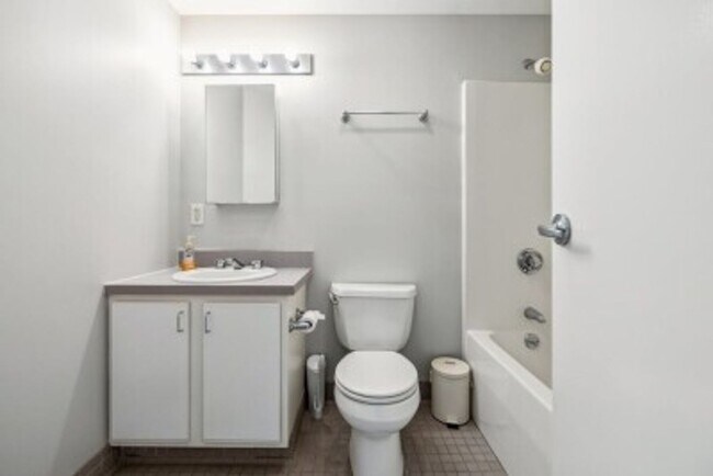 Photo - Kenmore Sq - 2 Bed 2 Bath  9/1