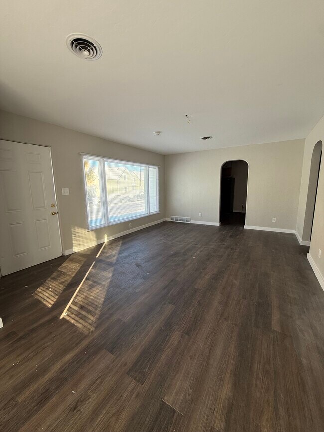 Photo - 336 Smith St