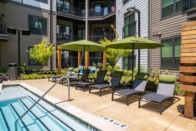 Pool & Courtyard
