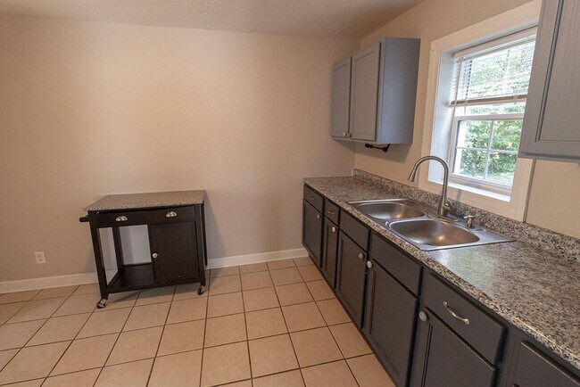 Photo - 306 W Worley St