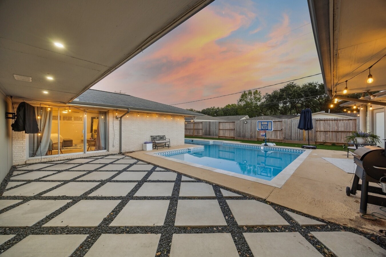 Photo - 5339 Rutherglenn Dr