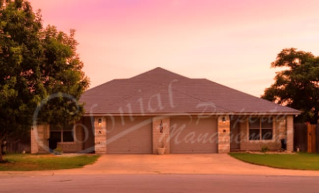 Building Photo - 1606 Libby Ln Unit A