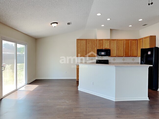 Photo - 766 Martin Lakes Dr E