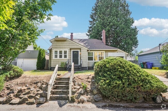 Building Photo - Spacious 4-Bedroom Home in Arbor Lodge – P...