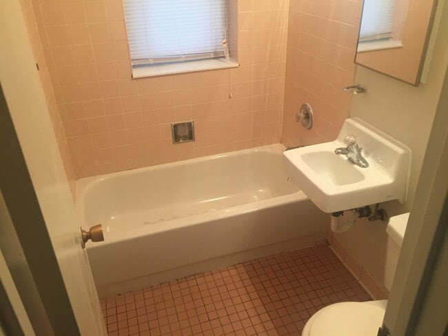 Photo - 1840 La Salle Pl