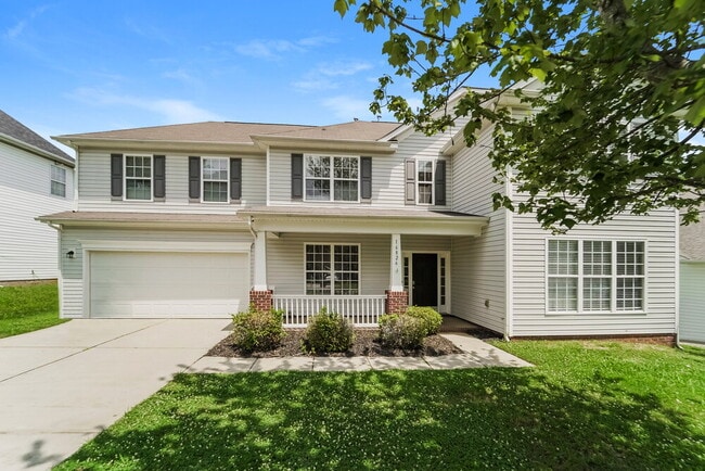 Building Photo - 16826 Macanthra Dr
