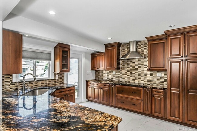 Building Photo - 956 Plum Tree Rd W Rental