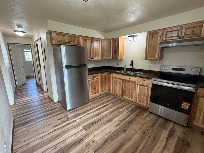 Photo - 2 Bedroom 1 Bath 3plex Unit 204 14th Ave SE