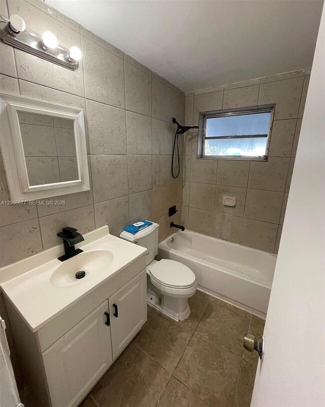 Photo - 120 NE 185th Terrace