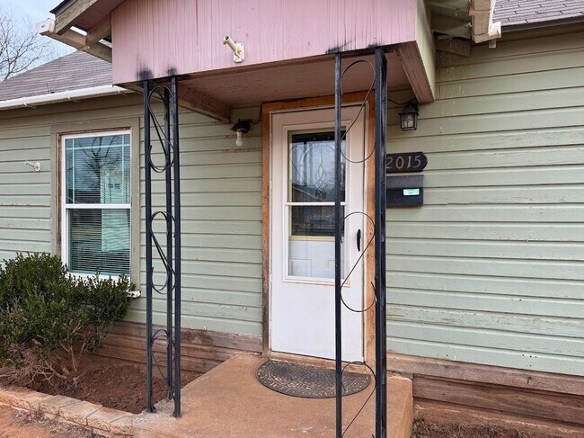 Photo - 2706 Palmetto Dr