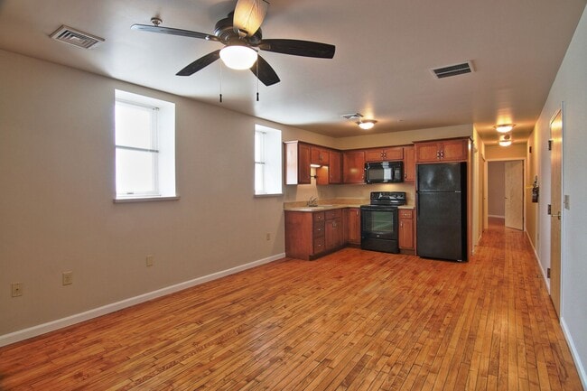 Photo - 1314 E Philadelphia Ave Unit #2