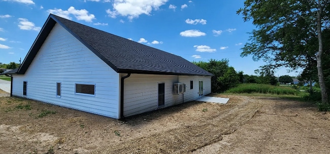 Photo - 504 Brian St