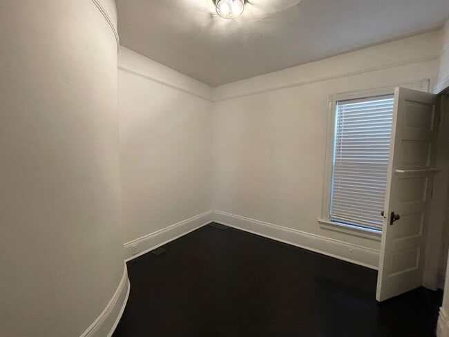 Photo - 2536 N Oakland Ave Unit 2538 N Oakland Ave