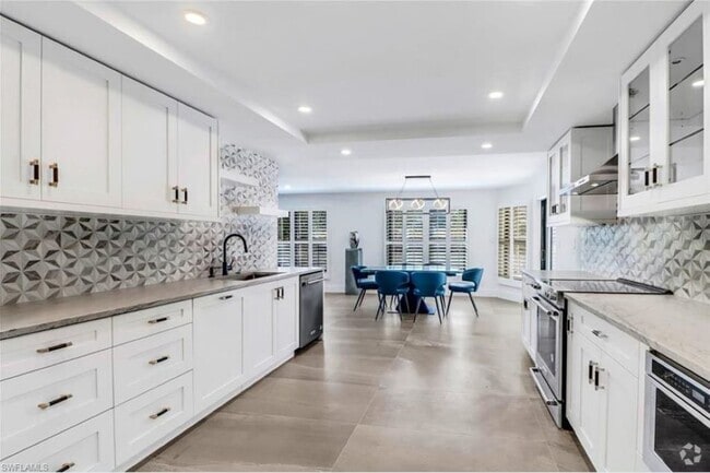 Building Photo - 4451 Gulf Shore Blvd N Unit 203 Rental