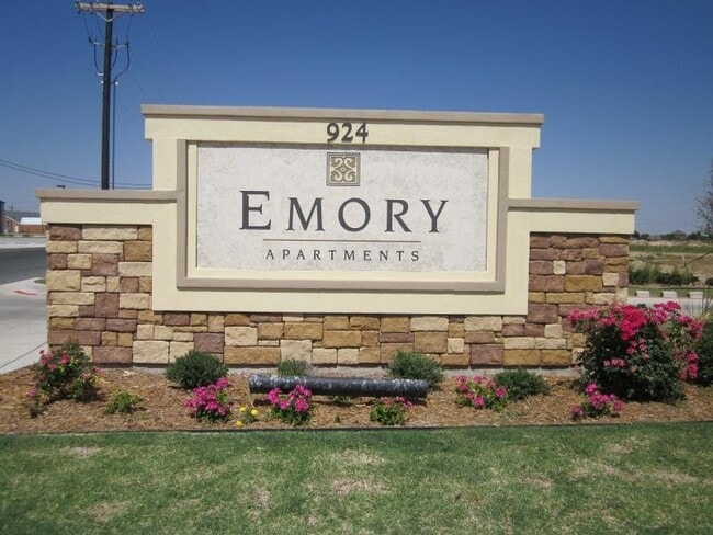 Building Photo - 924 E Emory St Unit #924