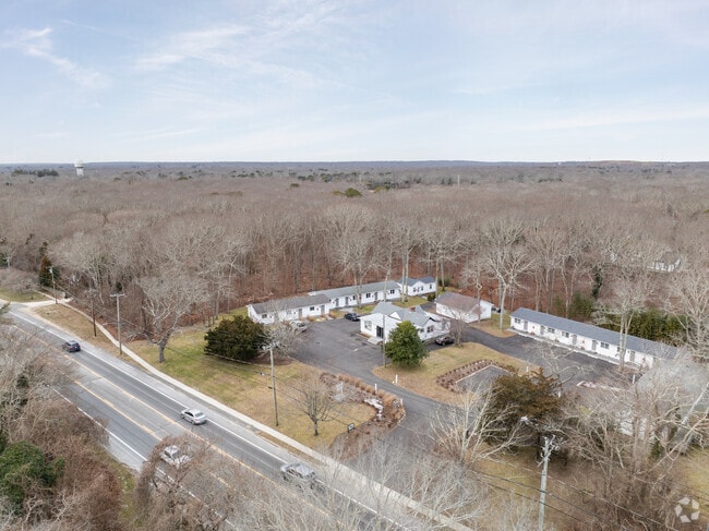 Contexto del vecindario - The Fieldstone at East Hampton