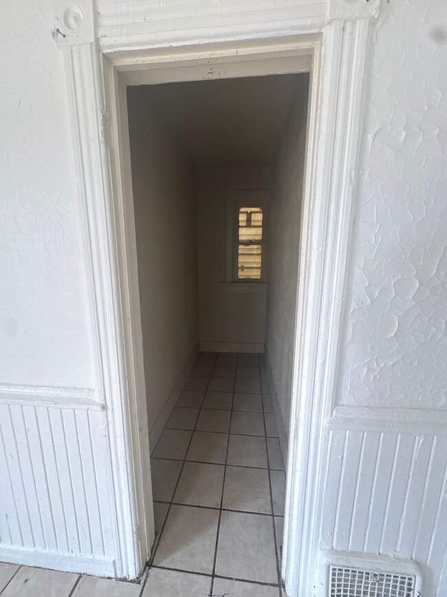 2145 N 29th St Unidad 2145 Lower