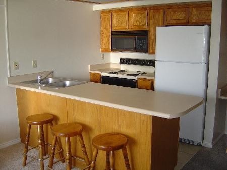 Bar Counter - 907 E 820 N Unit 4