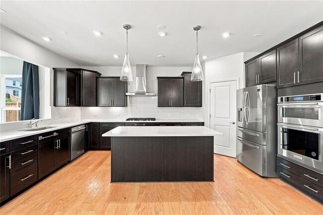 Photo - 406 Riverclub Rd