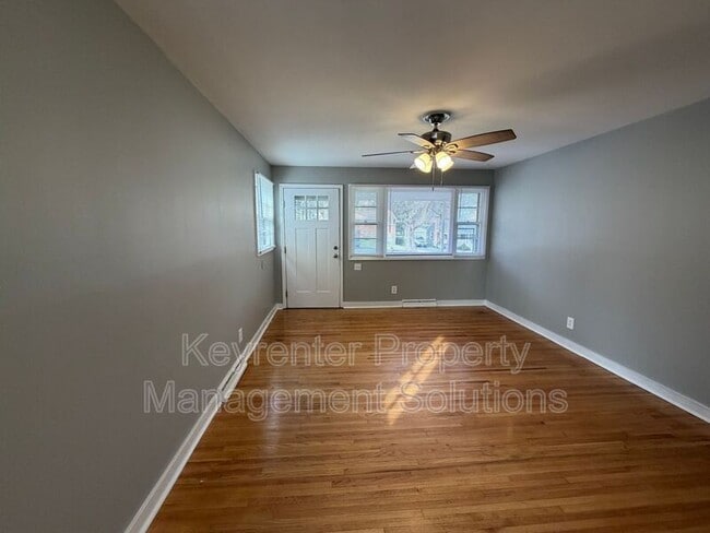 Photo - 221 River Rd