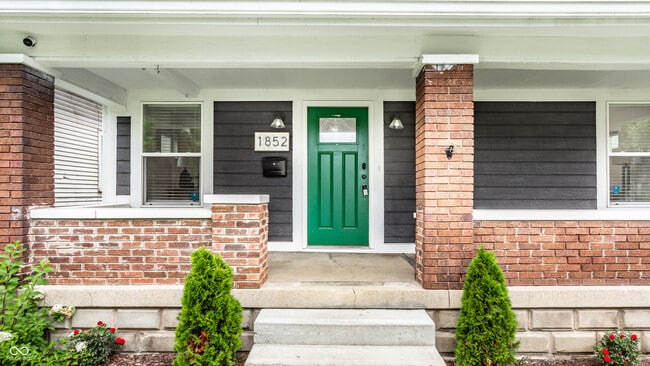 Photo - 1852 Singleton St