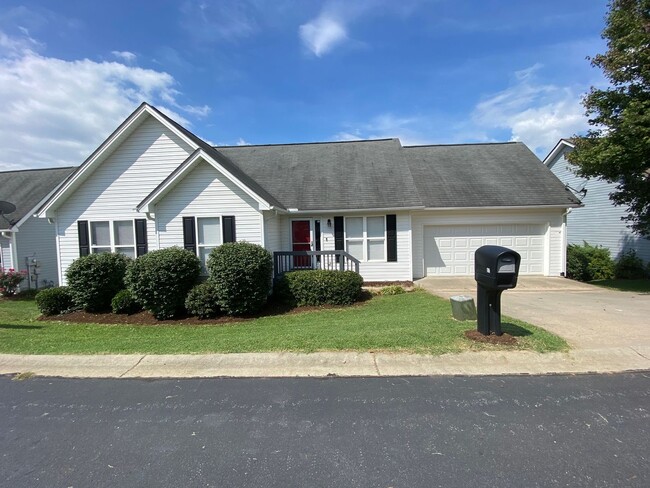 West AVL - Spacious Home in Scenic Bluff S... - West AVL - Spacious Home in Scenic Bluff S...