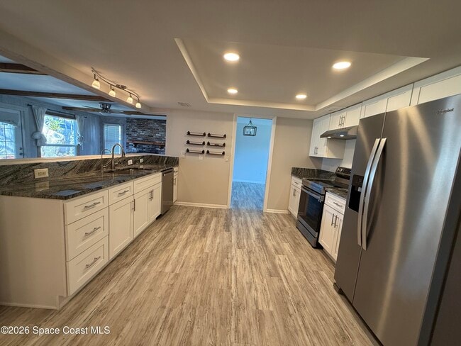 Photo - 490 Park Ave