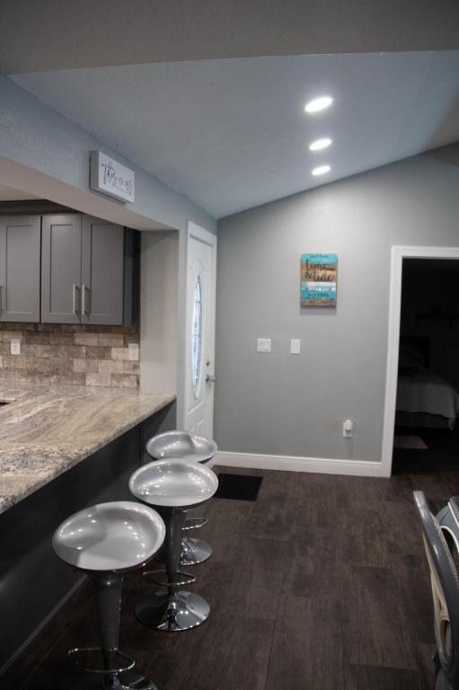 3301 19th Ave W