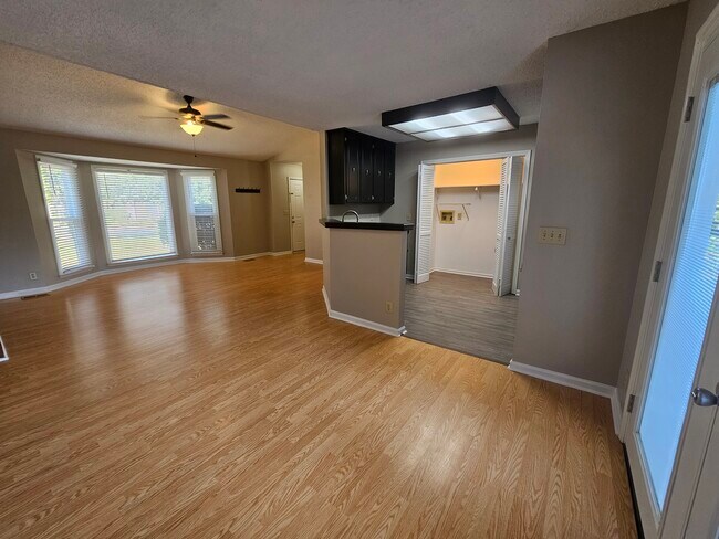 Photo - 1529 Stone Hill Rd