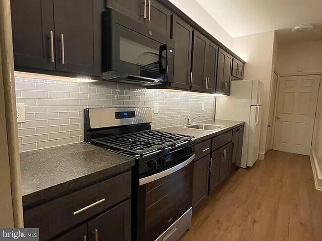 Photo - 112 N 34th St Unit 1R