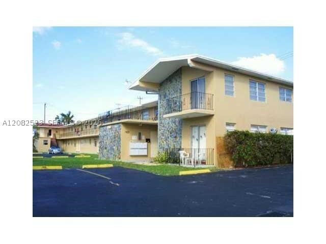 Building Photo - 3903 SW 78th Ct Unit 103