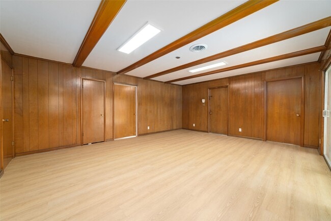 Photo - 7615 Barberton Dr