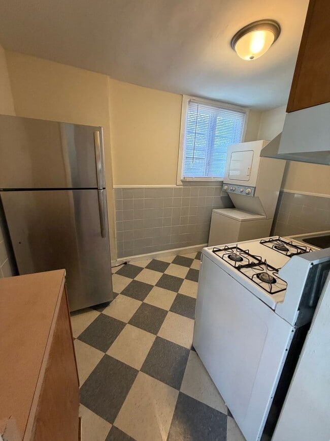 Photo - 206 E Ashmead St